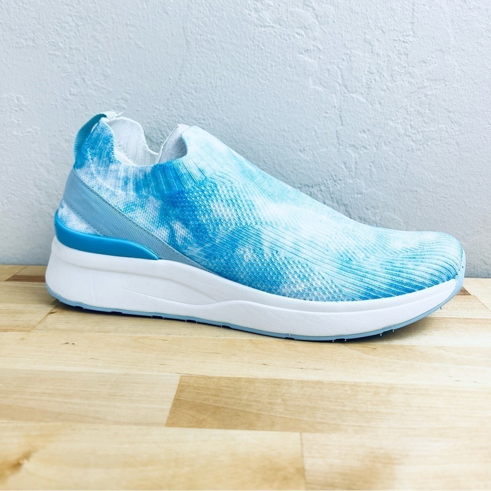 New Isaac Mizrahi Blue and White Slip-On Knit Sneakers